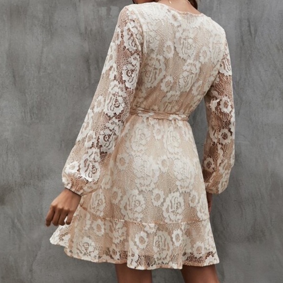 Boho cream floral bishop sleeve surplice belted long sleeve dress - Picture 3 of 6